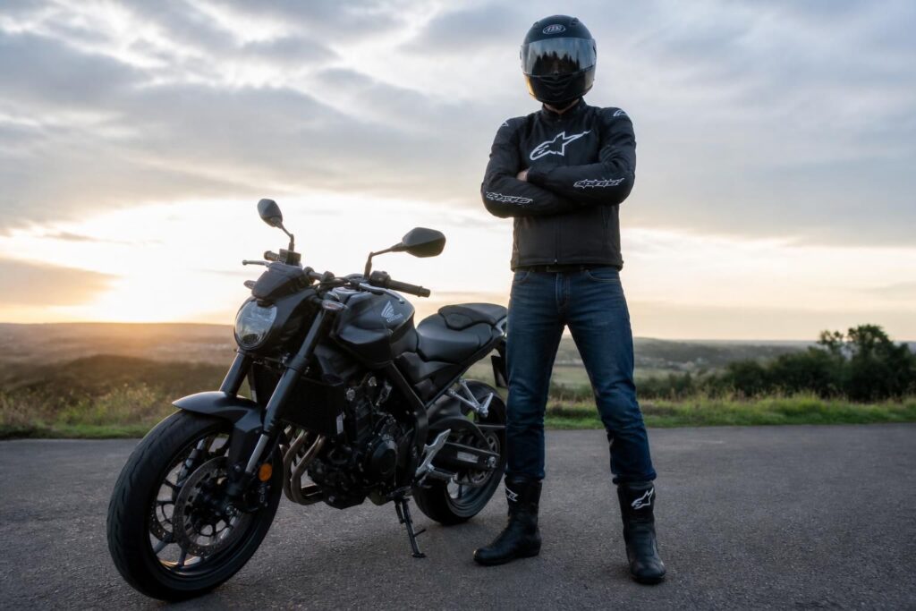 découvrez les meilleurs modèles de première moto de route adaptés aux jeunes permis, pour allier sécurité, plaisir et facilité de conduite dès vos débuts.